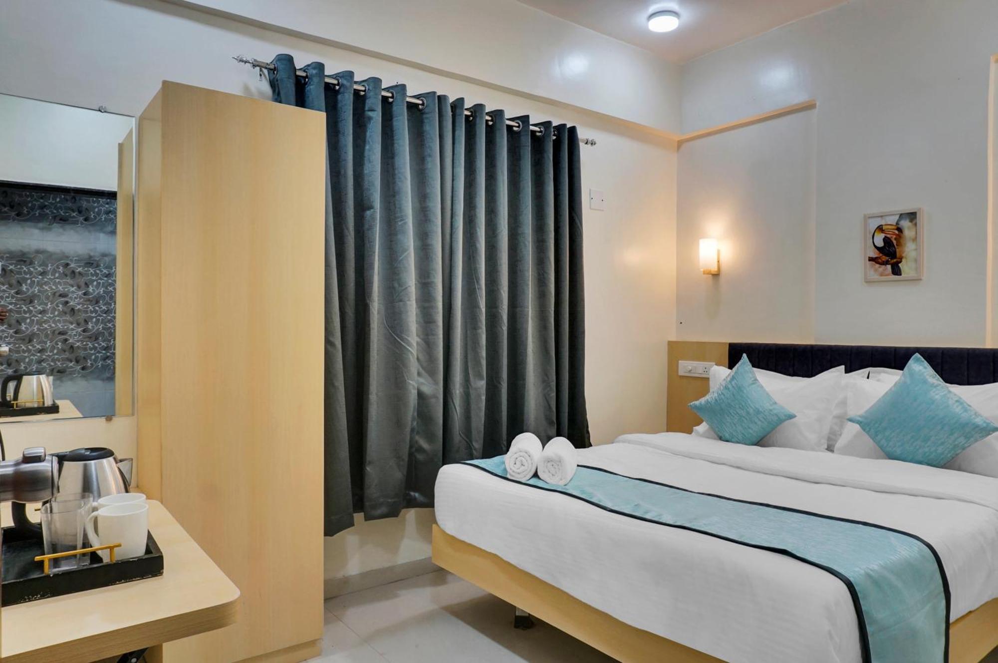 Urban Hometel ปูเน่ ภายนอก รูปภาพ